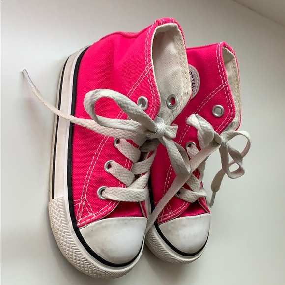 Pink Converse - Picture 2 of 4